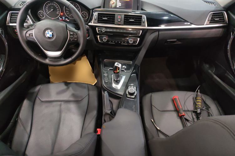 Used BMW 3 Series 2016 316Li Fashion Model Center Console