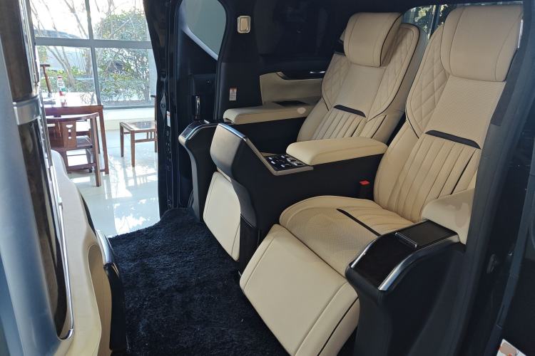Used Toyota Alphard 2020 Dual-Engine 2.5L Luxury Edition
