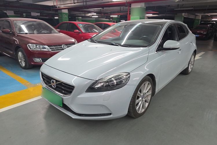 Used Volvo V40 2015 1.6T Zhiya Edition