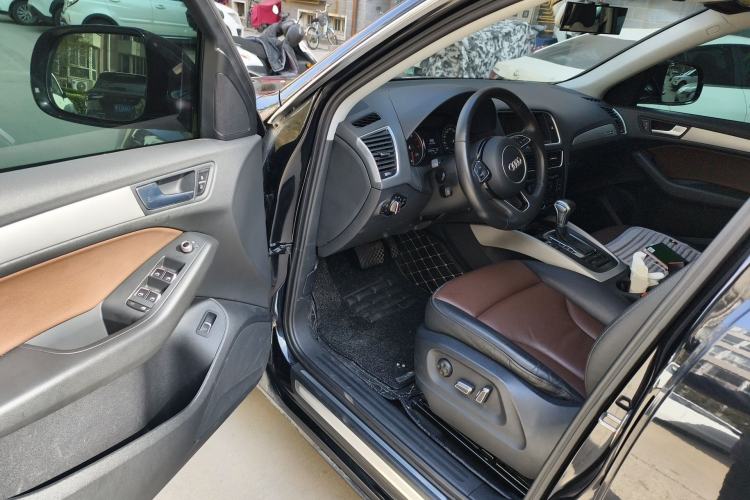 Used Audi Q5 2017 40 TFSI Ambition Edition Driver Seat