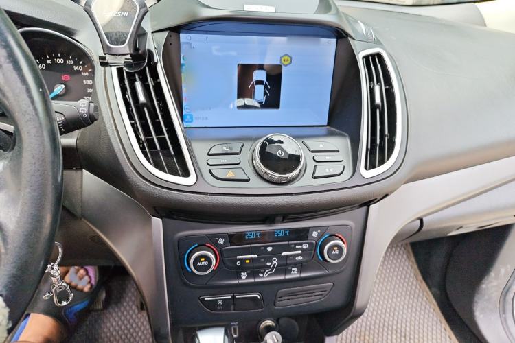 Used Ford Kuga 2018 Facelifted EcoBoost 180 Two-Wheel-Drive Platinum Wing Edition Audio And AC Panel