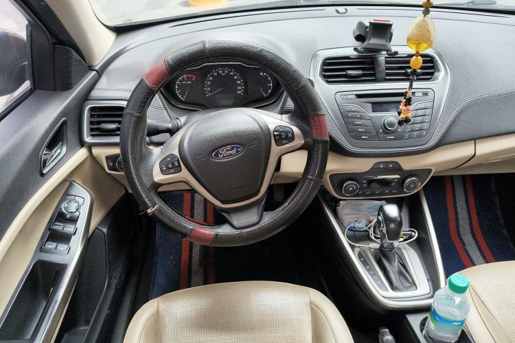 Used Ford Escort 2015 1.5L Automatic Fashion Model