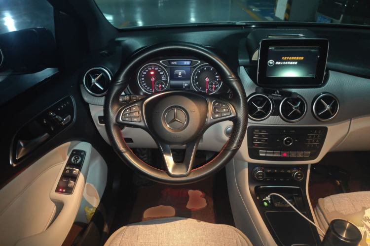 Used Mercedes-Benz B-Class 2015 B 200 Fashion Model Steering Wheel