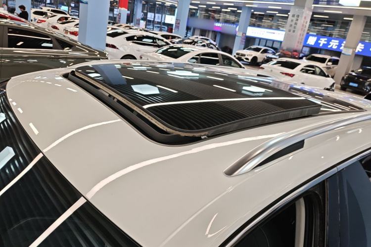 Used Volkswagen Tiguan L 2023 330TSI Automatic Two-Wheel Drive R-Line Enjoyment Edition Roof