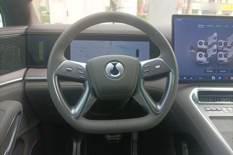 Used Denza N9 2025 Flagship Model
