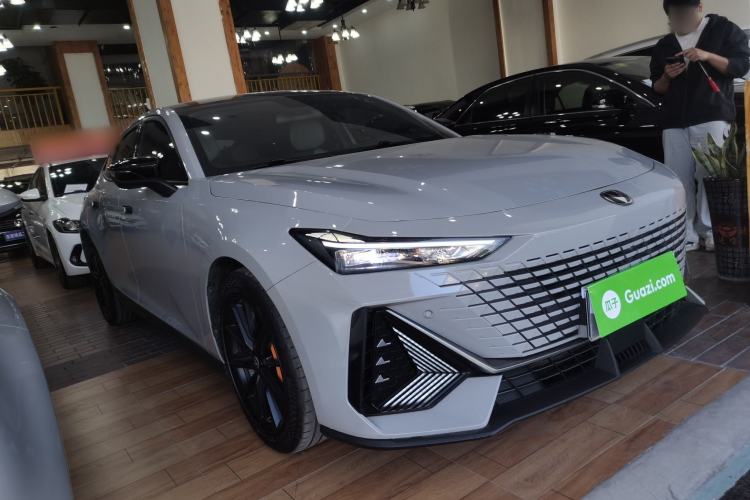 Used Changan UNI-V 2022 1.5T Prestige Version
