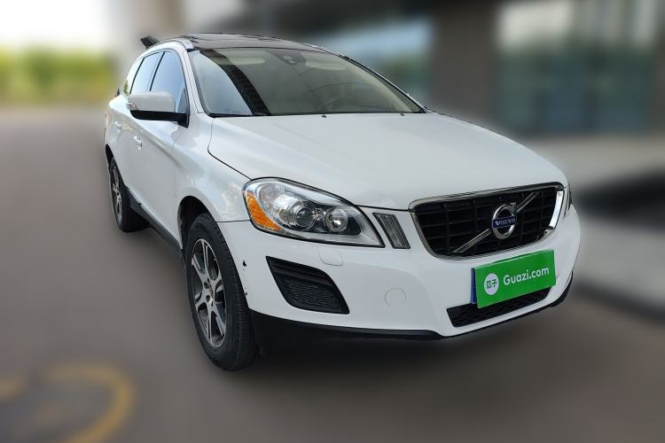 Used Volvo XC60 2013 T5 Comfort Edition Front Right 45 Deg