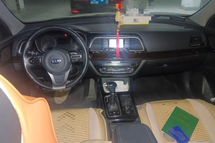 Used Kia K4 2015 1.8L Automatic DLX Special Center Console