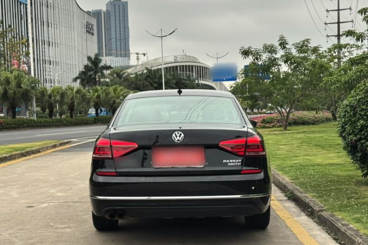 Used Volkswagen Passat 2017 280TSI DSG Luxury Edition Exterior 5