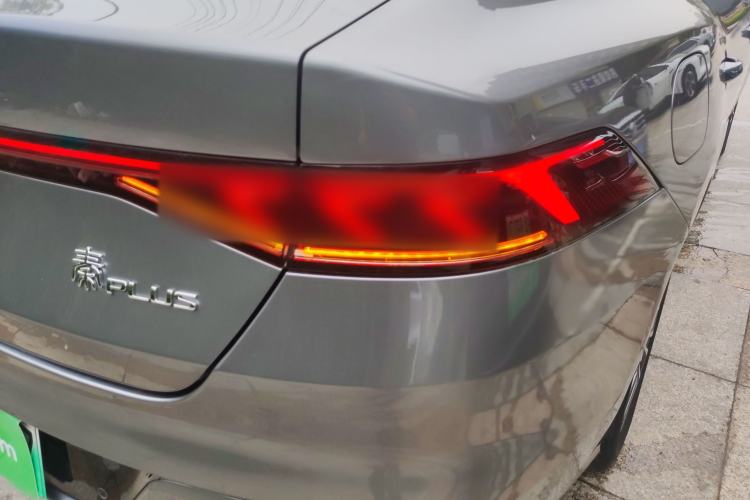 Used BYD Qin PLUS 2023 Champion Edition EV 420KM Leading Model Right Rear Taillight