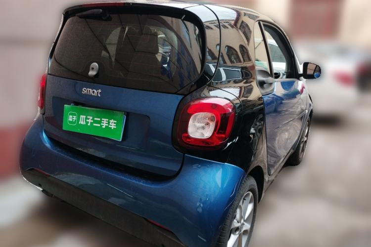 Used smart fortwo 2015 1.0L 52 kW hardtop Dynamic version