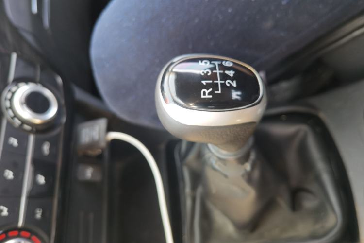 Used Isuzu D-MAX 2020 2.5T 4WD Manual Navigation Version China VI Standard Extended Length JE4D25Q6A Gear Lever