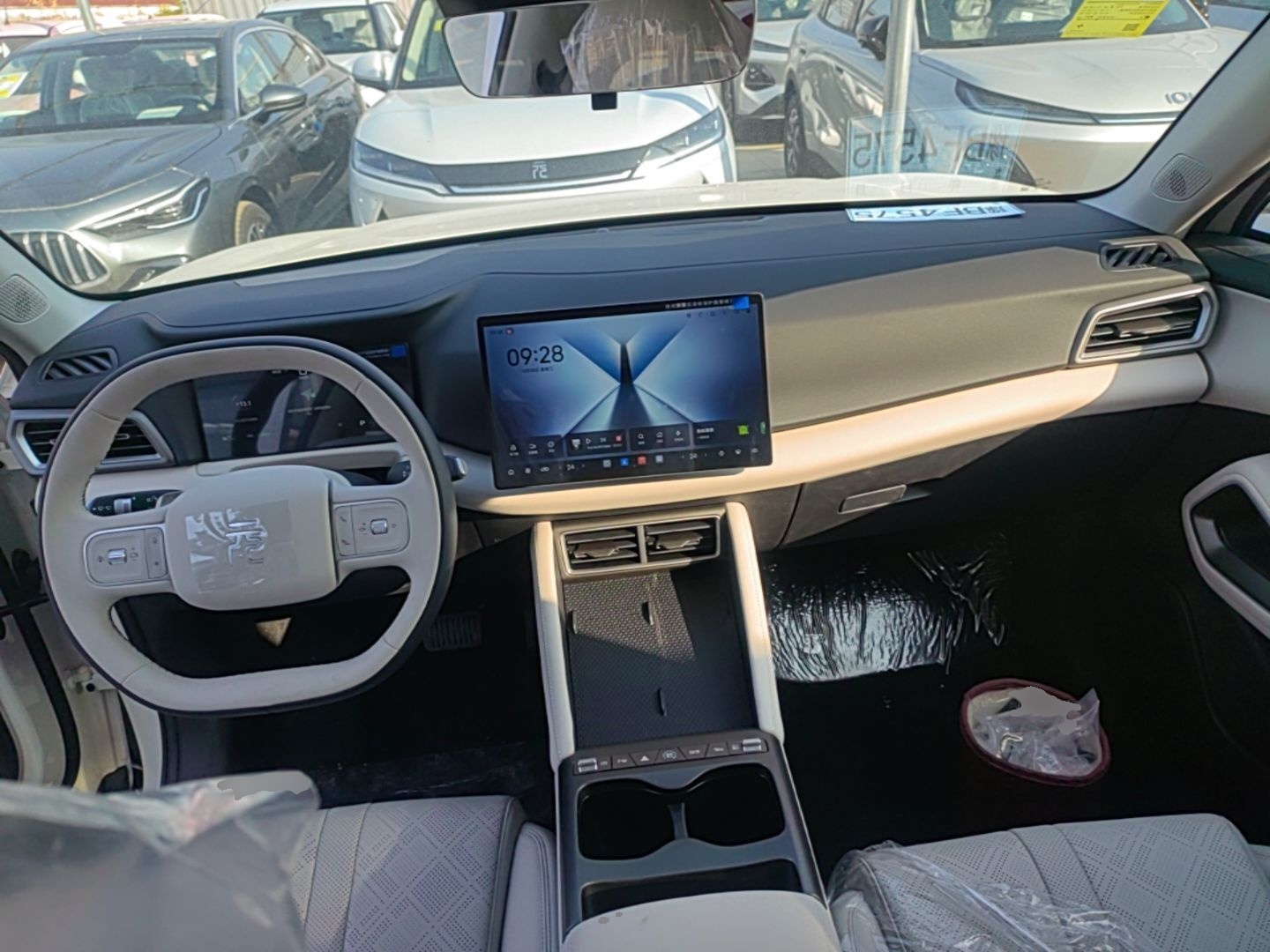 BYD Yuan UP 2027 Model Flying Edition 401KM Vitality Version — снимка 12