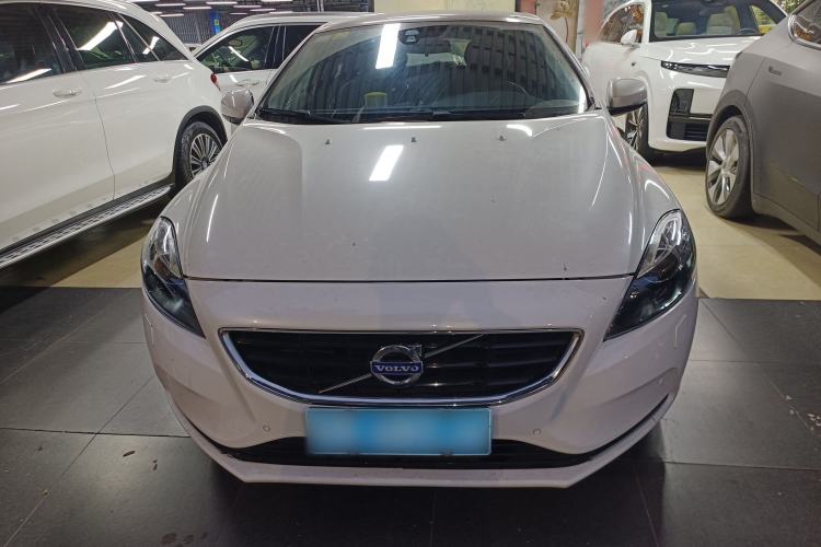 Used Volvo V40 2015 1.6T Zhiya Edition
