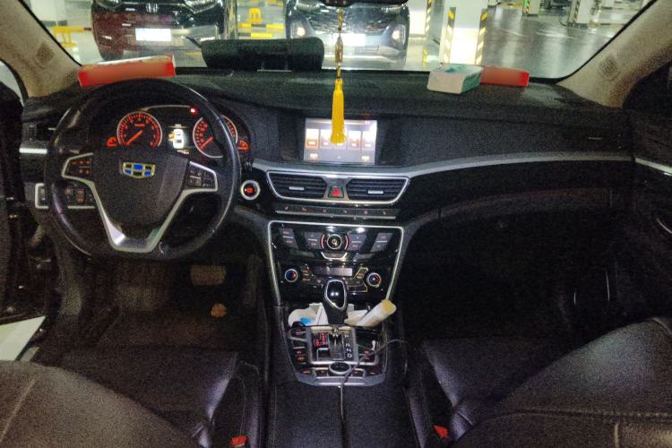 Used Geely Auto Emgrand GT 2015 1.8T Flagship Model Center Console
