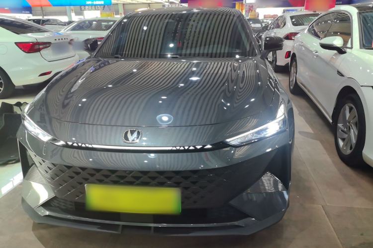 Used Changan UNI-V iDD 2024 Blue Whale Smart Electric iDD 136km ZhiKu Model
