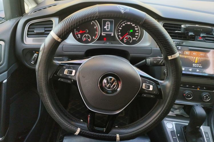 Used Volkswagen Golf 2015 1.4TSI Automatic Luxury Model