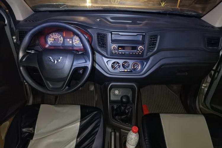 Used Wuling Hongguang V 2019 1.5L Standard Version China VI LAR
