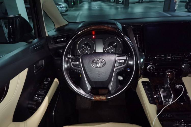 Used Toyota Alphard 2020 Dual-Engine 2.5L Luxury Edition
