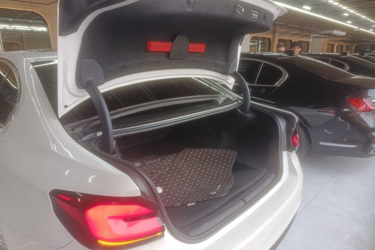 Used BMW 5 Series New Energy 2021 Updated 535Le Luxury Package Trunk