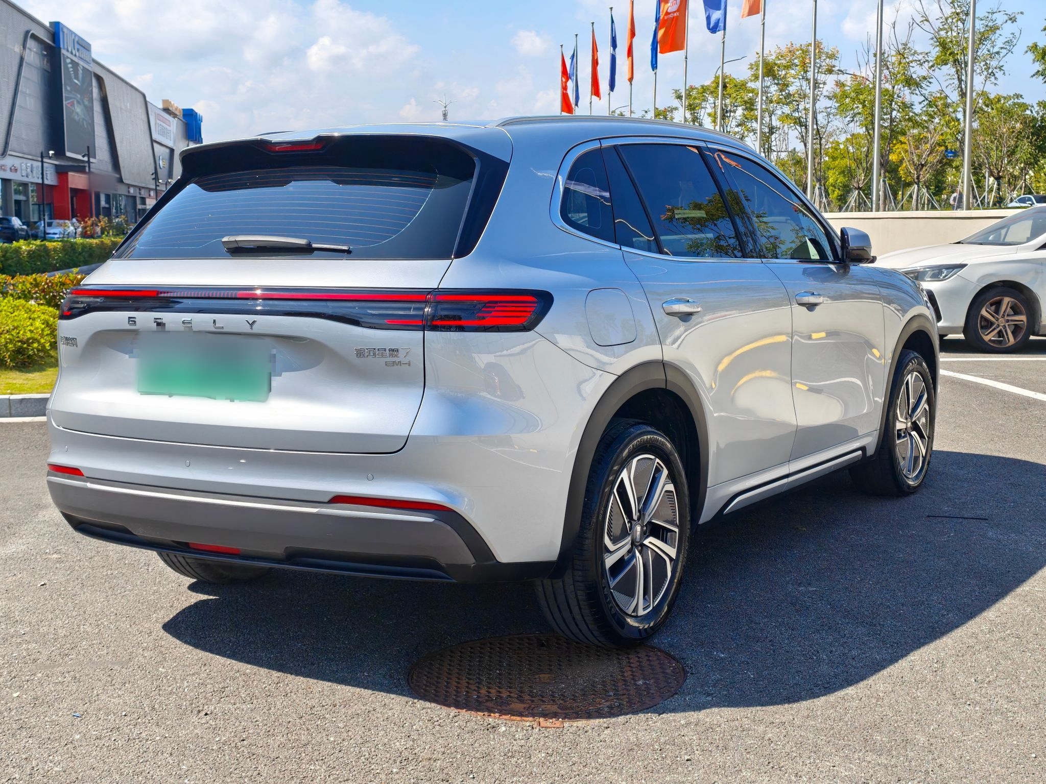 Geely Galaxy Xingjian 7 EM-i 2025 120km Exploration+ Version — снимка 15