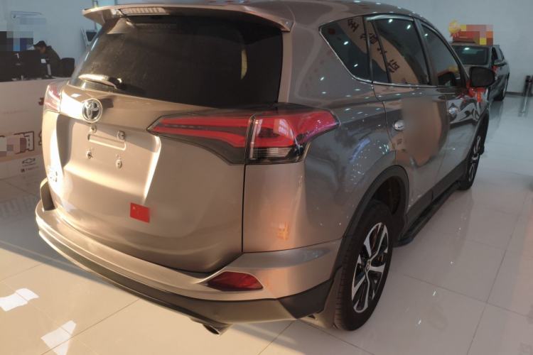 Used Toyota RAV4 2019 2.0L CVT Two-Wheel Drive Comfort Edition China VI Standard