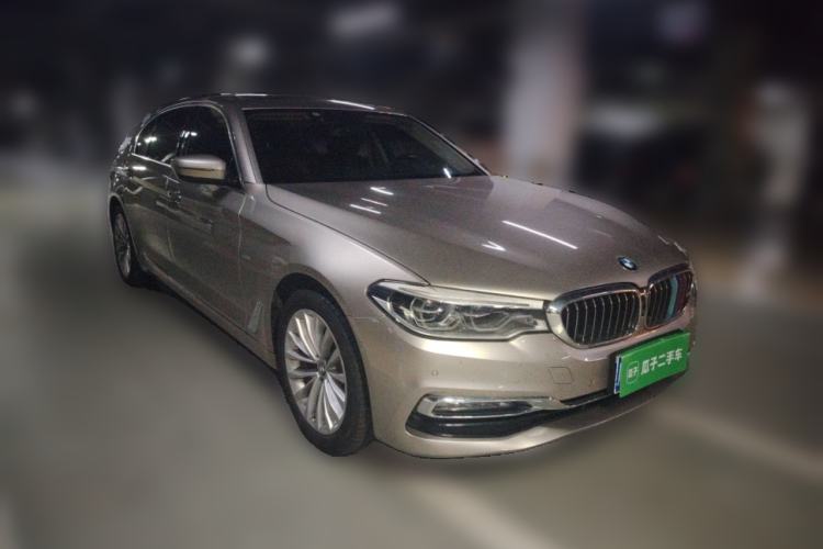 Used BMW 5 Series 2018 525Li Luxury Package Front Right 45 Deg