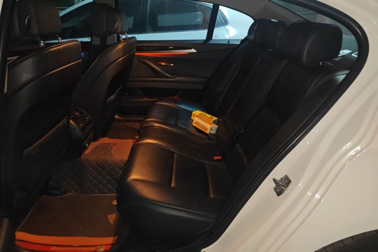 Used BMW 5 Series 2013 525Li Luxury Model
