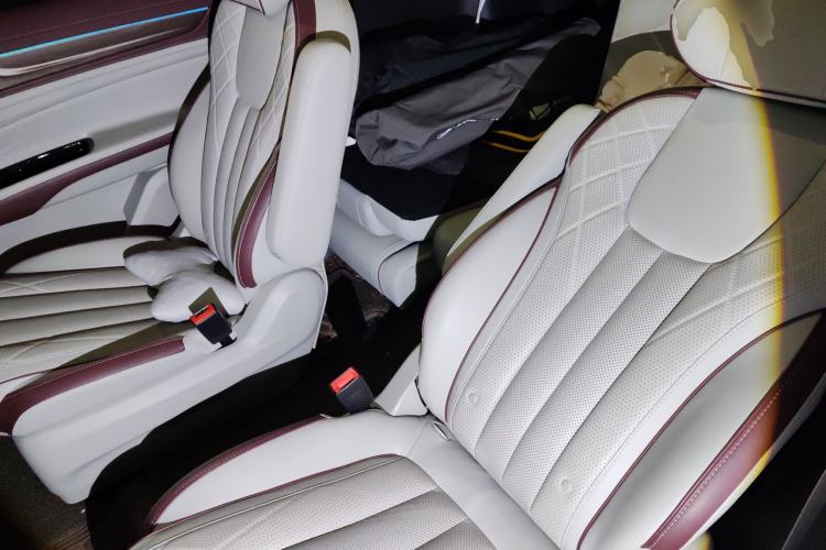 Used Ford Equator 2021 EcoBoost 225 Premier 6-Seater Left Rear Seat