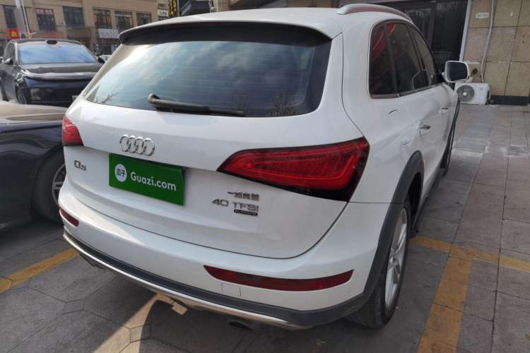 Used Audi Q5 2017 Plus 40 TFSI Technology Model