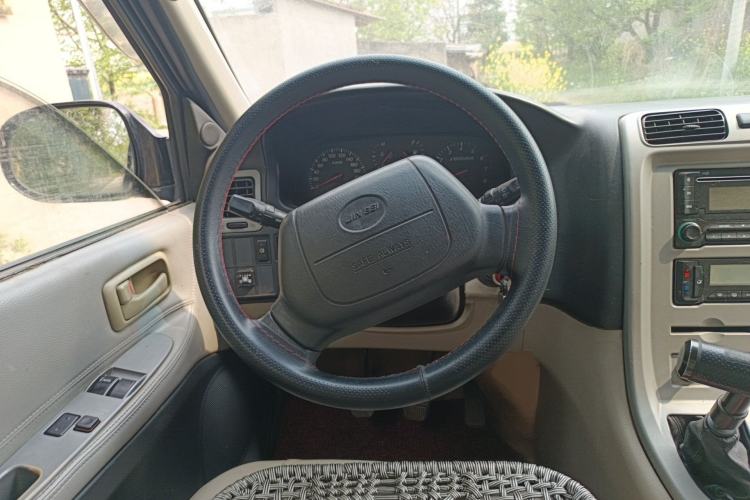 Used Jinbei Grace 2015 2.0L Classic Edition Standard Model Short Wheelbase 7 Seats Steering Wheel