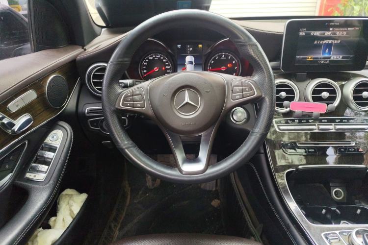 Used Mercedes-Benz GLC 2017 GLC 260 4MATIC Dynamic Edition Steering Wheel