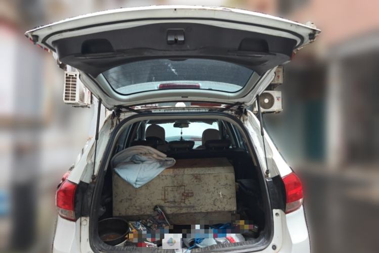 Used Haval H6 2013 Upgraded Model 2.4L Automatic Two-Wheel Drive Elite Version Trunk