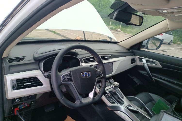 Used Geely Auto Emgrand X7 Sport 2018 1.8TD Automatic Two-Wheel Drive Smart 4G Connected Version Center Console