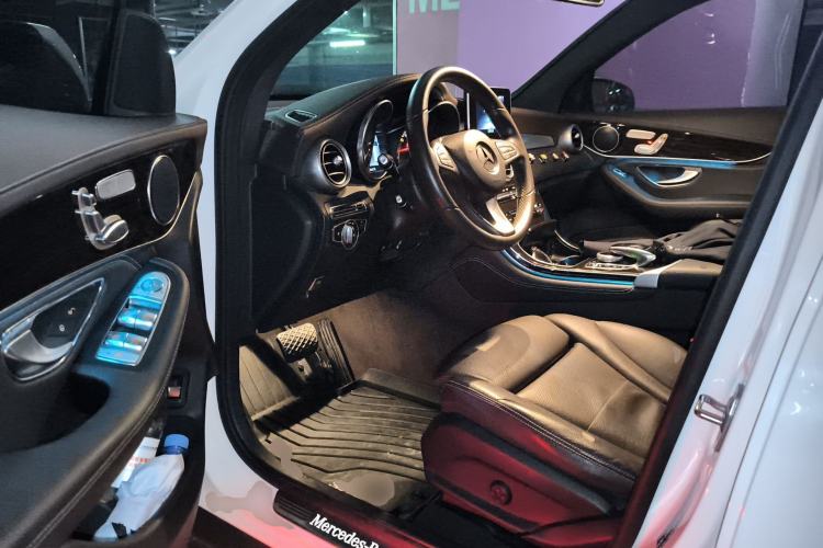 Used Mercedes-Benz GLC 2019 GLC 260 L 4MATIC Dynamic Model