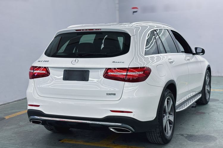 Used Mercedes-Benz GLC 2017 GLC 260 4MATIC Luxury Model Exterior 5