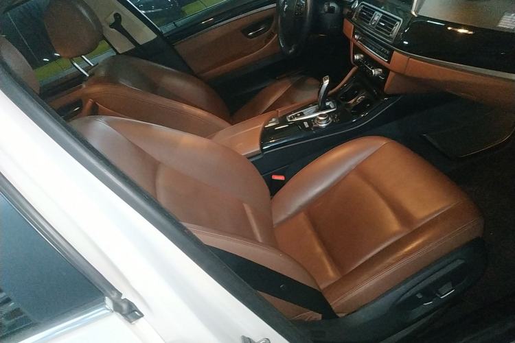 Used BMW 5 Series 2014 520Li Elegant Model
