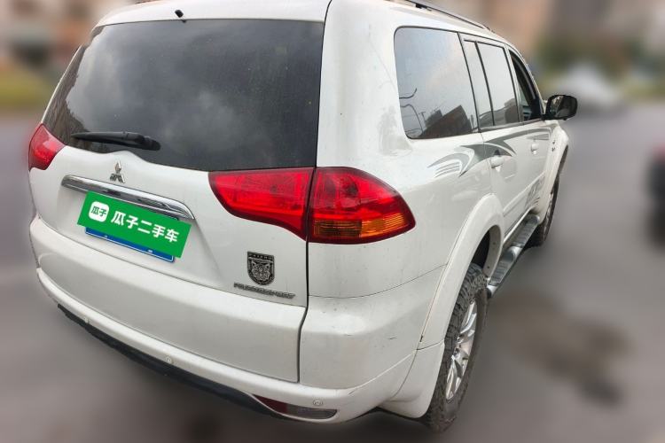 Used Mitsubishi Pajero Sport 2013 3.0L Automatic Two-Wheel Drive Luxury Edition Rear Right 45 Deg
