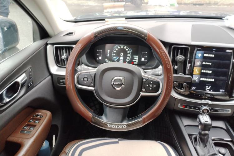 Used Volvo XC60 2020 T5 4x4 Zhiyi Luxury Edition