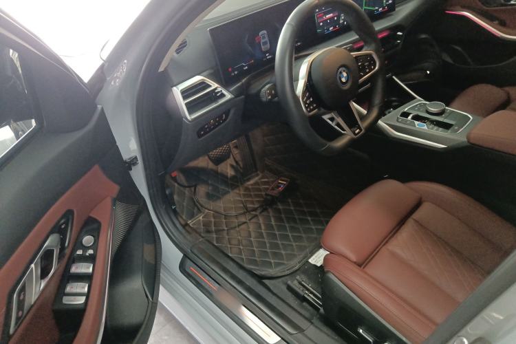 Used BMW i3 2025 eDrive 35 L
