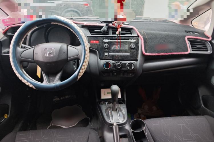 Used Honda Fit 2016 1.5L LX CVT Comfort Model Center Console