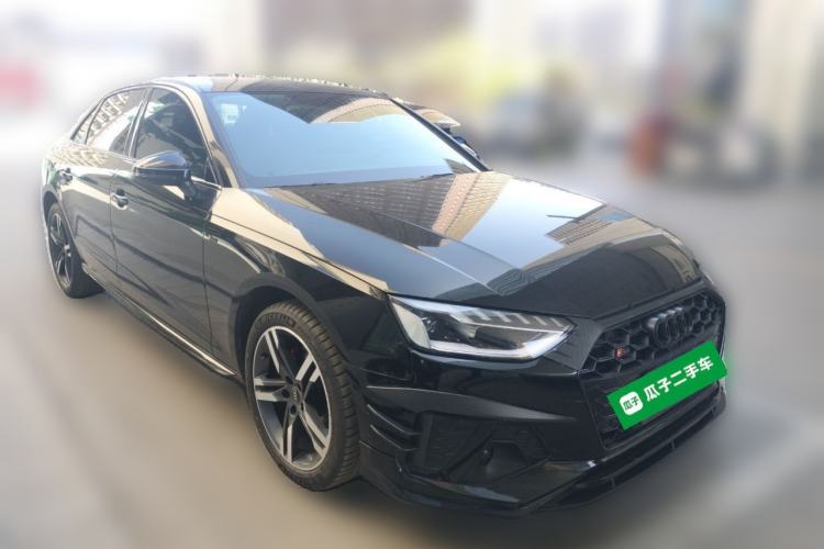 Used Audi A4L 2022 40 TFSI Luxury Dynamic Model Front Right 45 Deg