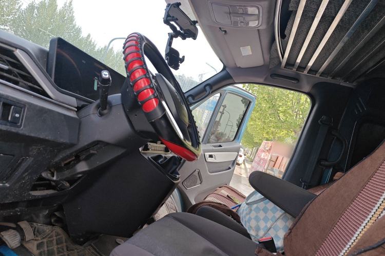 Used Foton Hi-VAN 2024 2.0T Manual Long-Wheelbase Mid-Top Rear Single Tire 5/6/7/9-Seater Left Front Seat