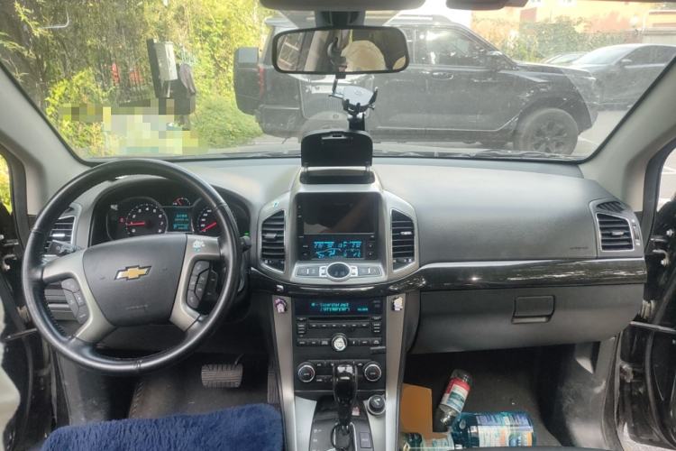 Used Chevrolet Captiva 2015 2.4L 4x4 Flagship Edition 7-Seater
