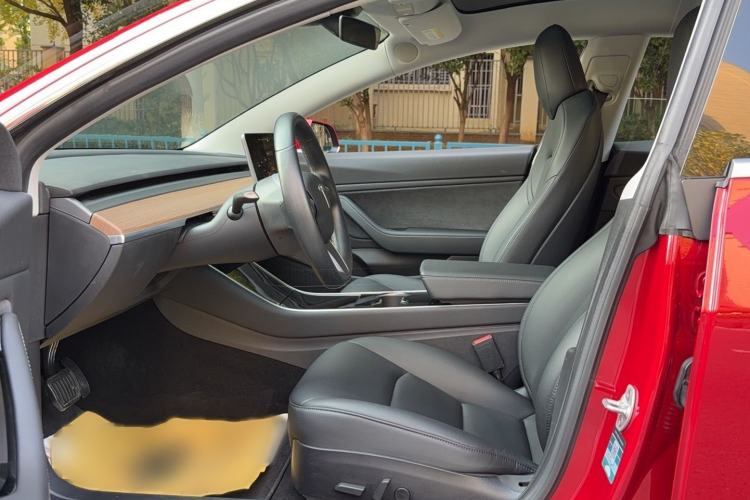 Used Tesla Model 3 2019 Long-Range All-Wheel-Drive Version
