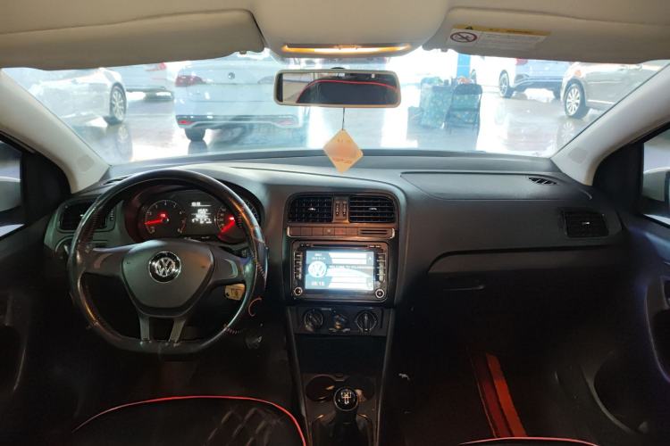 Used Volkswagen Polo 2016 1.4L Manual Fashion Model