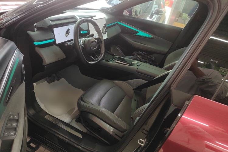 Used Lynk & Co 08 EM-P 2023 120km Long-Range Halo Left Front Seat