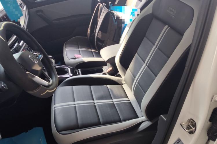 Used Volkswagen T-ROC 2025 Facelifted 300TSI DSG Two-Wheel-Drive Chen Guang Edition
