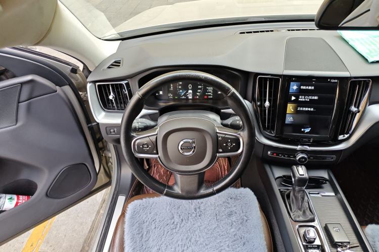 Used Volvo XC60 2020 T5 4x4 Zhiyi Luxury Edition