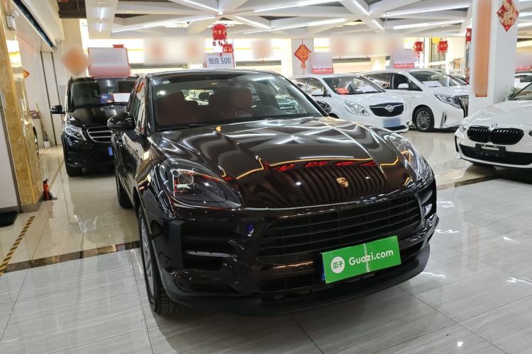Used Porsche Macan 2018 Macan 2.0T Front Right 45 Deg